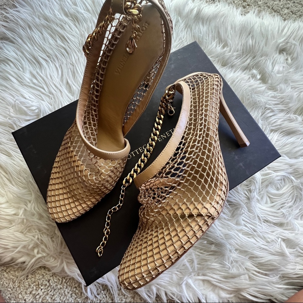 Bottega Veneta Tan Nude Mesh d’Orsay Stiletto Pumps - As Seen on Hailey Beiber - Picture 11 of 15